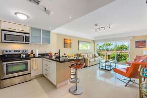 Ocean Front 2BR 2BA w Amazing Beach