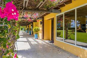 Ocean Front 2BR 2BA w Amazing Beach