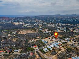 - Large Private Pool With Outdoor Dining - Centrally Located in the Is