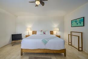 - Large Private Pool With Outdoor Dining - Centrally Located in the Is