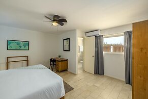 - Large Private Pool With Outdoor Dining - Centrally Located in the Is