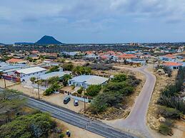 - Large Private Pool With Outdoor Dining - Centrally Located in the Is