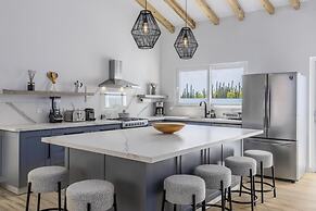 New 3BR 2BA With Huge Pool and Outdoor Area BBQ