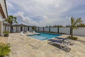 New 3BR 2BA With Huge Pool and Outdoor Area BBQ