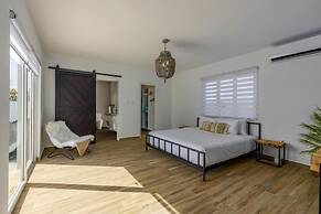 New 3BR 2BA With Huge Pool and Outdoor Area BBQ