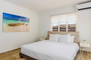 New 3BR 2BA With Huge Pool and Outdoor Area BBQ