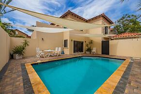 Amazing 4br3 5BA Villa w Private Pool Goldcoast