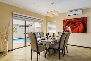 Amazing 4br3 5BA Villa w Private Pool Goldcoast