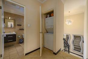 Amazing 4br3 5BA Villa w Private Pool Goldcoast