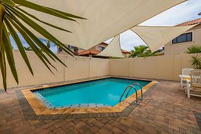 Amazing 4br3 5BA Villa w Private Pool Goldcoast