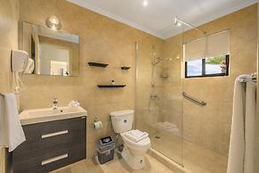 Amazing 4br3 5BA Villa w Private Pool Goldcoast