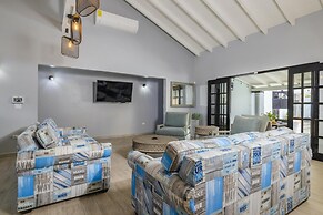 4BR 4BA Private Pool Sauna Tub Putt-putt Fire Place