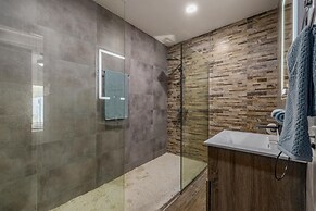 4BR 4BA Private Pool Sauna Tub Putt-putt Fire Place