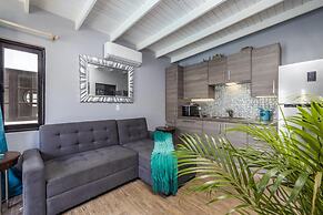 4BR 4BA Private Pool Sauna Tub Putt-putt Fire Place