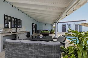 4BR 4BA Private Pool Sauna Tub Putt-putt Fire Place