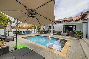 4BR 4BA Private Pool Sauna Tub Putt-putt Fire Place