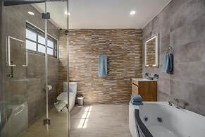 4BR 4BA Private Pool Sauna Tub Putt-putt Fire Place