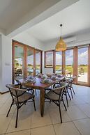 Villa Salina - 5BR w Pool Jacuzzi Sauna