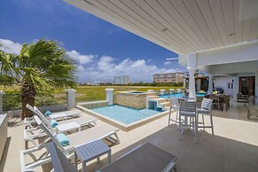 Villa Salina - 5BR w Pool Jacuzzi Sauna