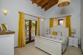 Villa Salina - 5BR w Pool Jacuzzi Sauna