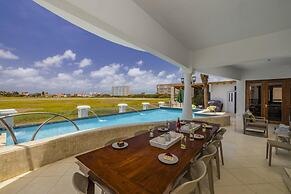 Villa Salina - 5BR w Pool Jacuzzi Sauna