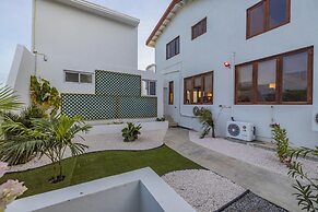 Villa Salina - 5BR w Pool Jacuzzi Sauna