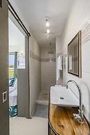 Villa Salina - 5BR w Pool Jacuzzi Sauna