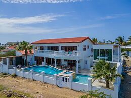 Villa Salina - 5BR w Pool Jacuzzi Sauna