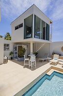 Villa Salina - 5BR w Pool Jacuzzi Sauna