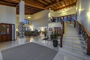 Villa Salina - 5BR w Pool Jacuzzi Sauna