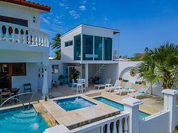 Villa Salina - 5BR w Pool Jacuzzi Sauna