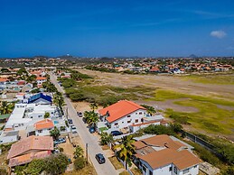 Villa Salina - 5BR w Pool Jacuzzi Sauna