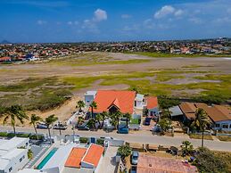 Villa Salina - 5BR w Pool Jacuzzi Sauna