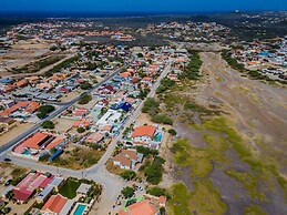 Villa Salina - 5BR w Pool Jacuzzi Sauna