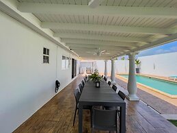 NEW 5BR Villa w Pool Patio Great Location