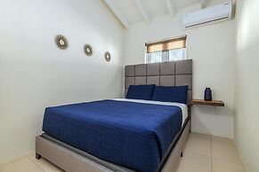 NEW 5BR Villa w Pool Patio Great Location