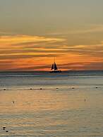 NEW 5BR Villa w Pool Patio Great Location