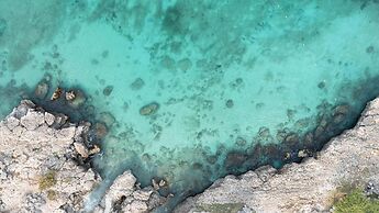 NEW 5BR Villa w Pool Patio Great Location