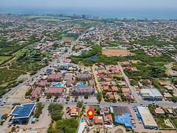 Cheerful Caribbean Villa w Private Pool 3BR