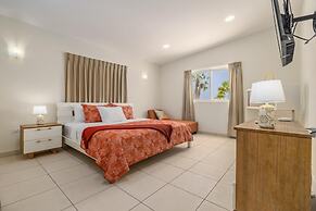 Cheerful Caribbean Villa w Private Pool 3BR