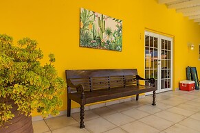 Cheerful Caribbean Villa w Private Pool 3BR