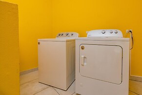 Cheerful Caribbean Villa w Private Pool 3BR