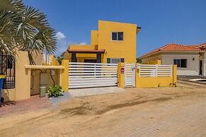 Cheerful Caribbean Villa w Private Pool 3BR