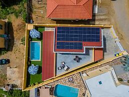 Cheerful Caribbean Villa w Private Pool 3BR