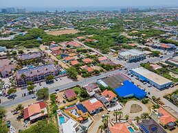 Cheerful Caribbean Villa w Private Pool 3BR