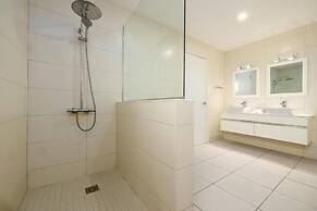 Cheerful Caribbean Villa w Private Pool 3BR