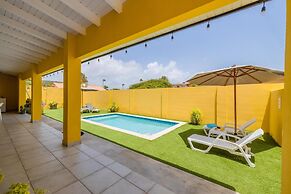 Cheerful Caribbean Villa w Private Pool 3BR
