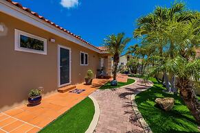 Lux High-end Haven Private Pool Unique Decor