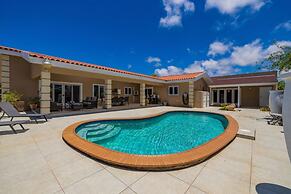 Lux High-end Haven Private Pool Unique Decor