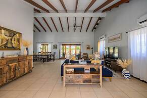 Lux High-end Haven Private Pool Unique Decor